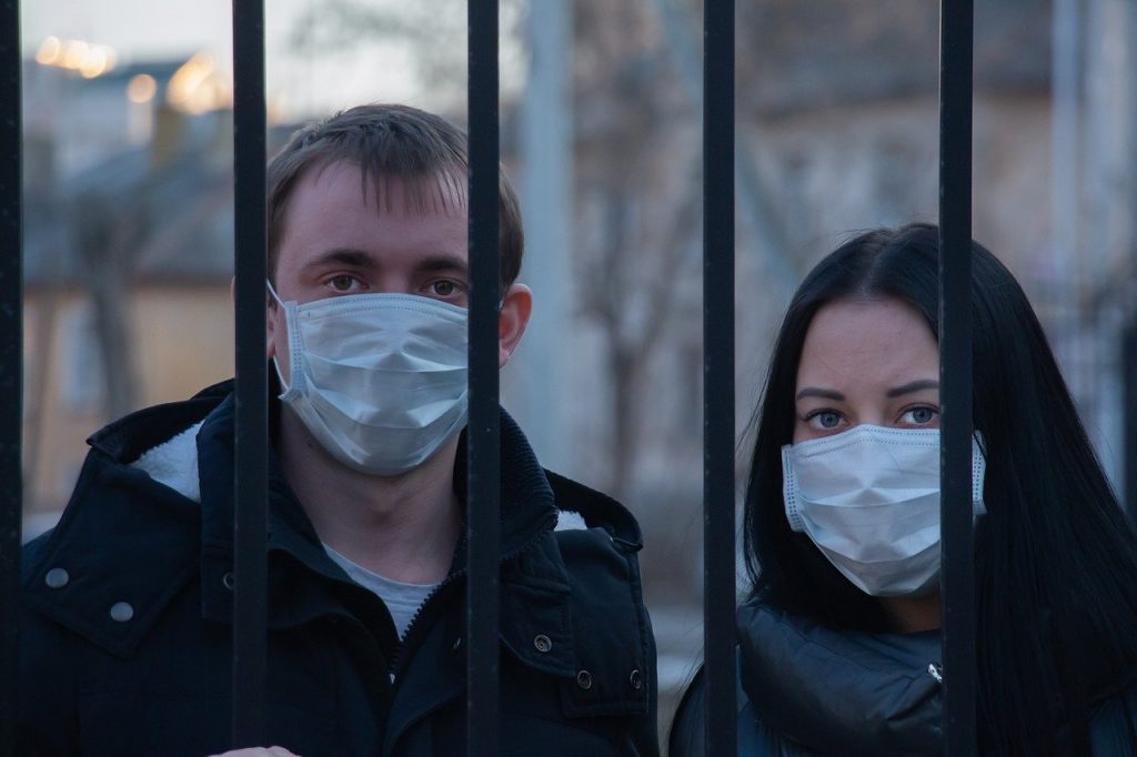 couple masqué